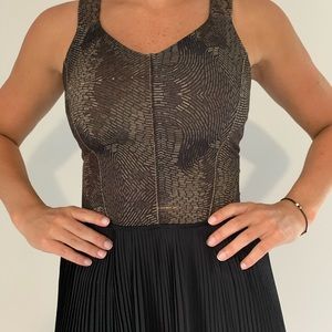 Lululemon Snake skin and black tank top. RARE